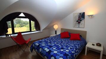 1 bedroom, premium bedding, individually decorated