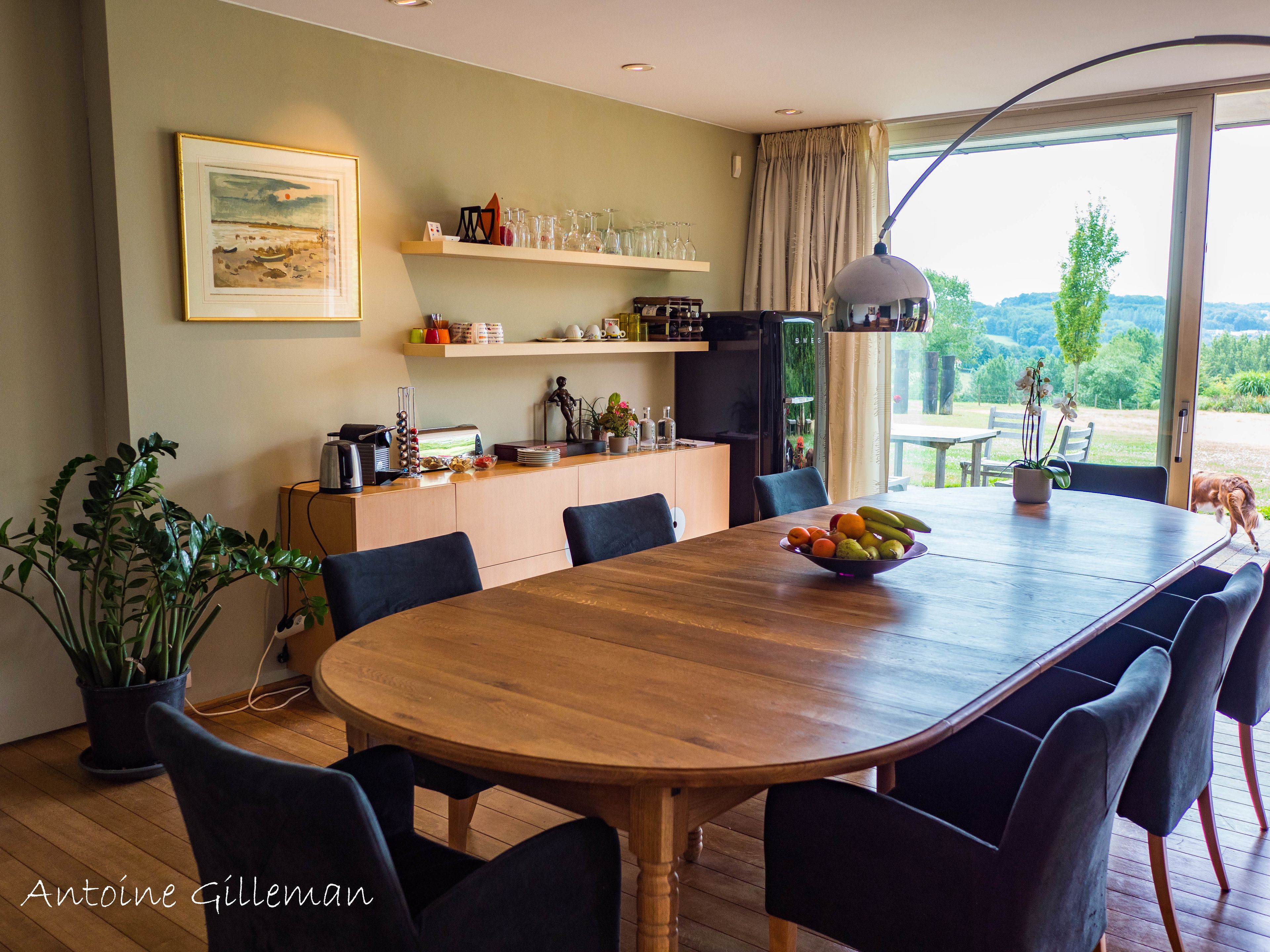 Daily full breakfast (EUR 23 per person)