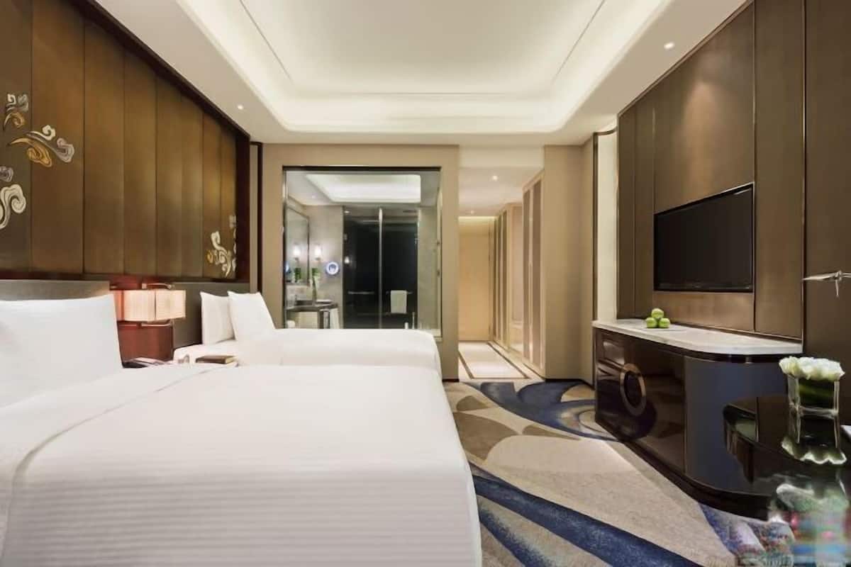 1 bedroom, minibar, in-room safe, desk
