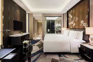 Premium bedding, down comforters, pillowtop beds, minibar - Wanda Realm Yinchuan (Yinchuan)