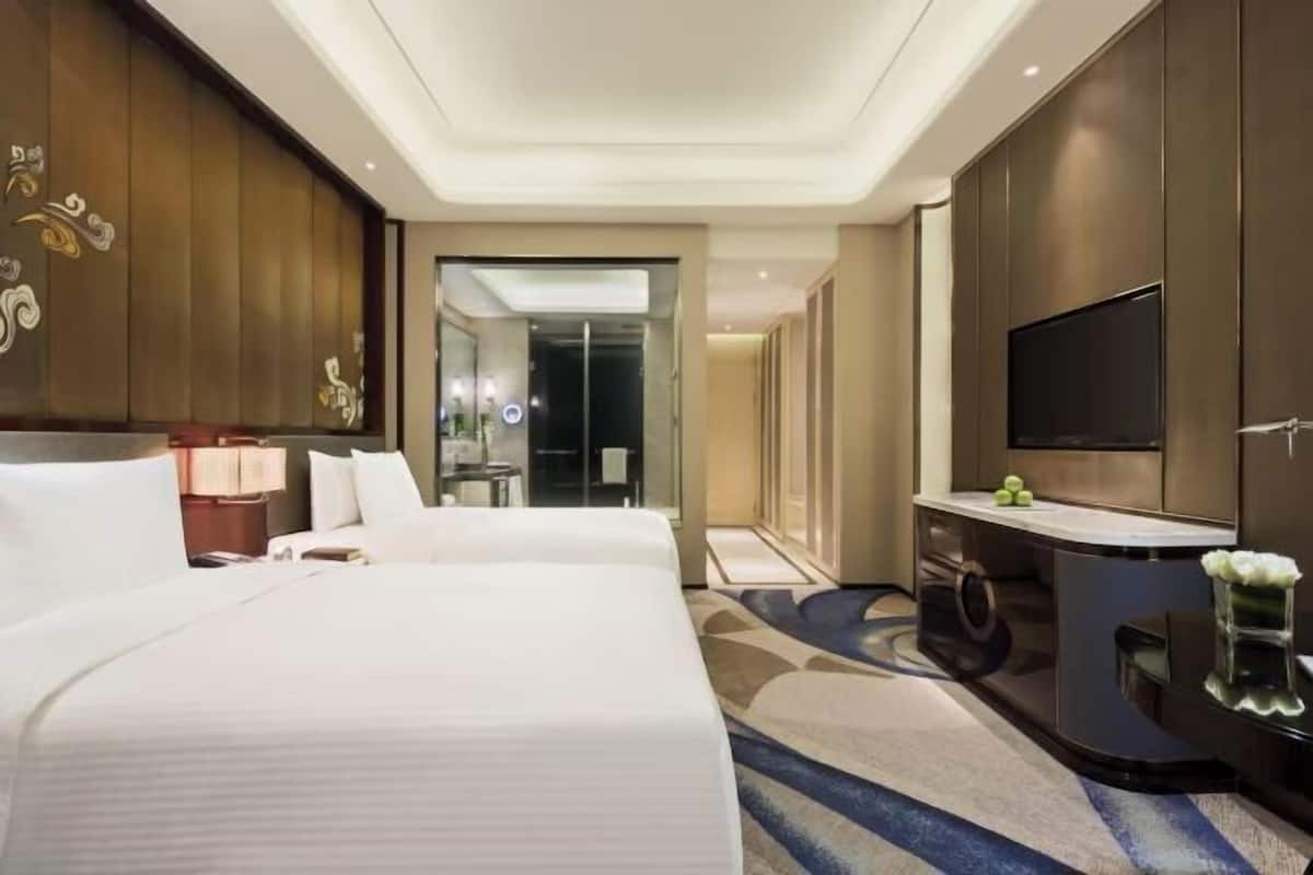1 bedroom, minibar, in-room safe, desk