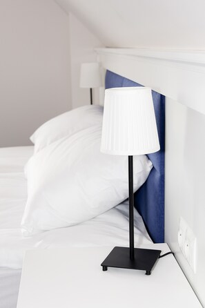 Desk, iron/ironing board, cots/infant beds, rollaway beds - Pensjonat Portobello (Ustka)