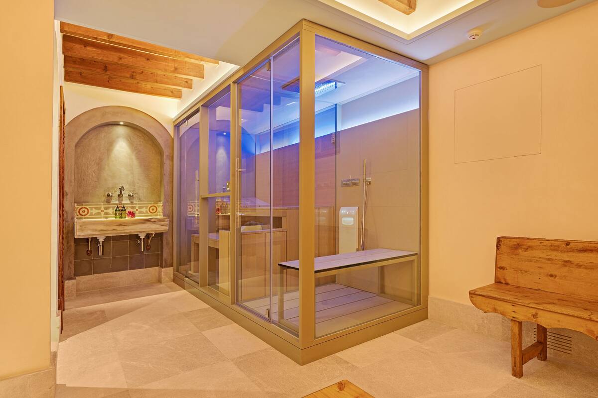 sauna, steam room, turkish bath/hammam, body treatments, body scrubs