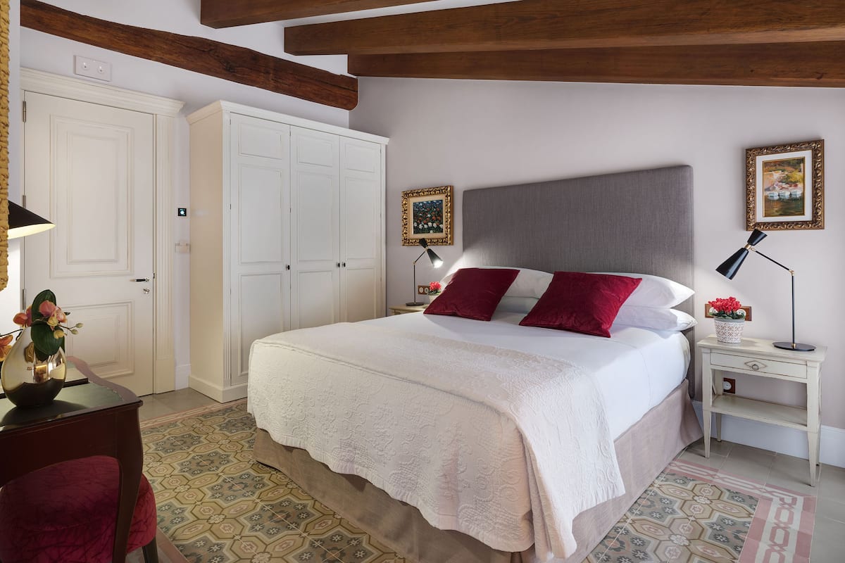 1 chambre, literie de qualité supérieure, couette en duvet d'oie