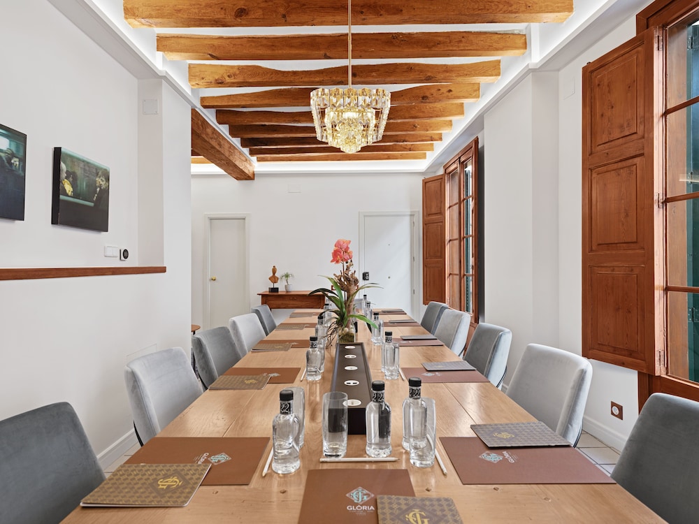 Hotel Glòria de Sant Jaume by null