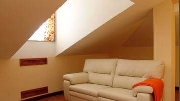 Appartement | Woonruimte | Een flatscreentelevisie