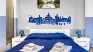 Chambre Triple Panoramique | Bureau, fer et planche Ă repasser, Wi-Fi gratuit