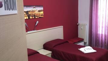 Tripla Classic | Una scrivania, ferro/asse da stiro, Wi-Fi gratuito