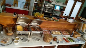 Bao gồm bữa sáng buffet hàng ngày 