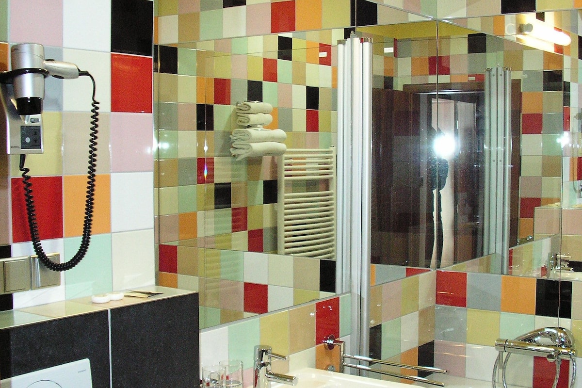 superior double room, bathtub | bathroom sink