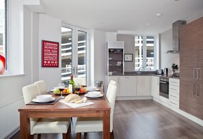 Fridge, microwave, oven, stovetop - One Whites Row (London)