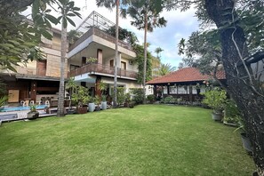 Bagian depan properti