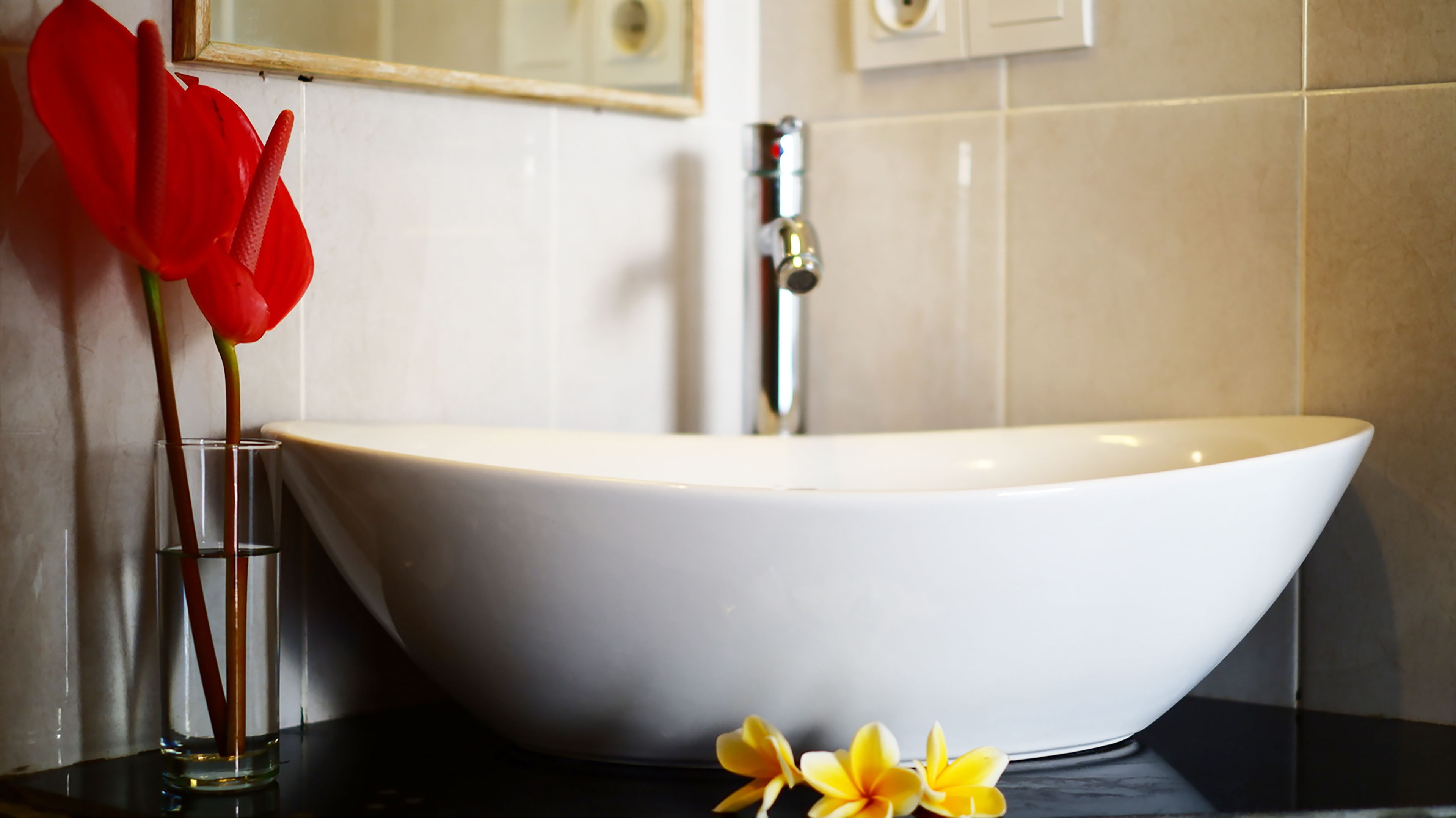 shower, free toiletries, towels