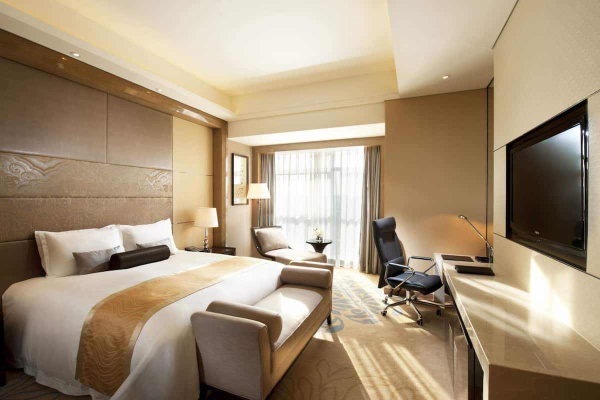 Minibar, in-room safe, desk, blackout curtains