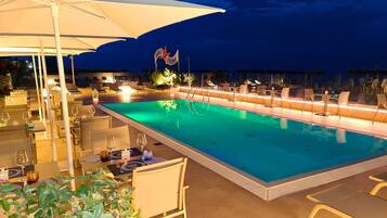 Außenpool (je nach Saison geöffnet), beheizter Pool