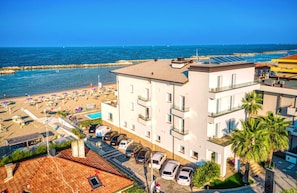 Front of property - You & Me Beach Hotel (Rimini)