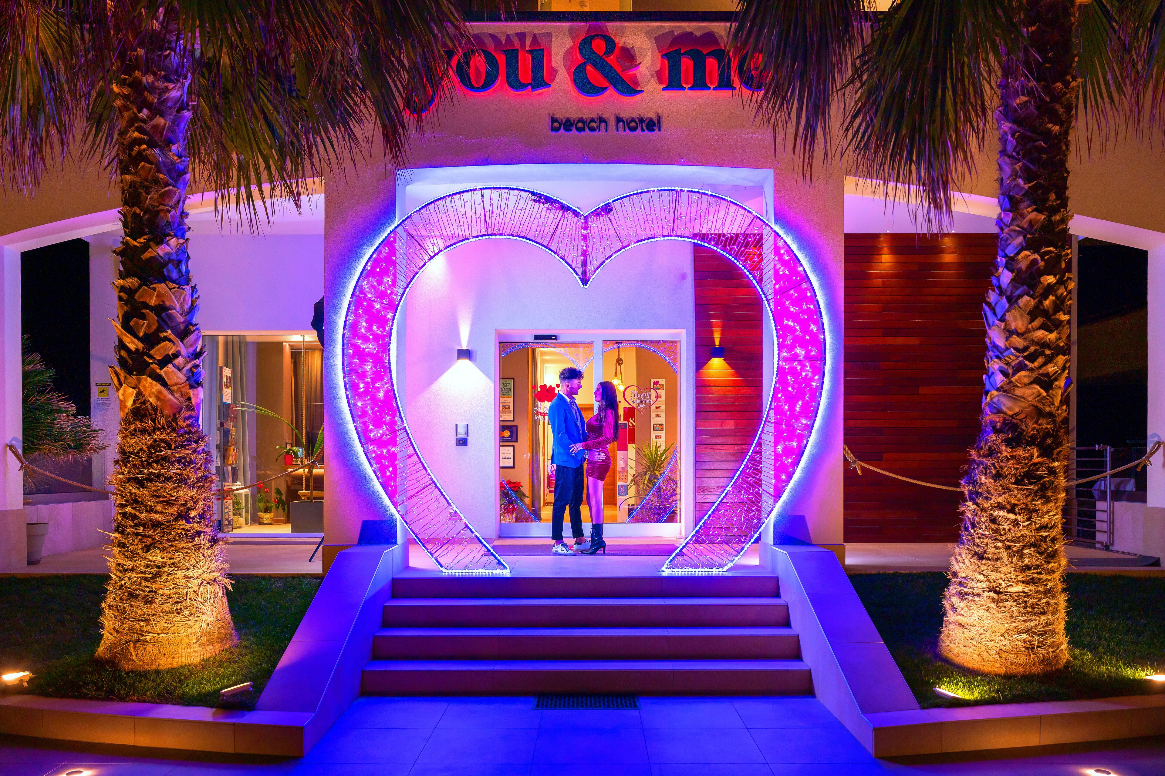 Facciata della struttura - sera/notte