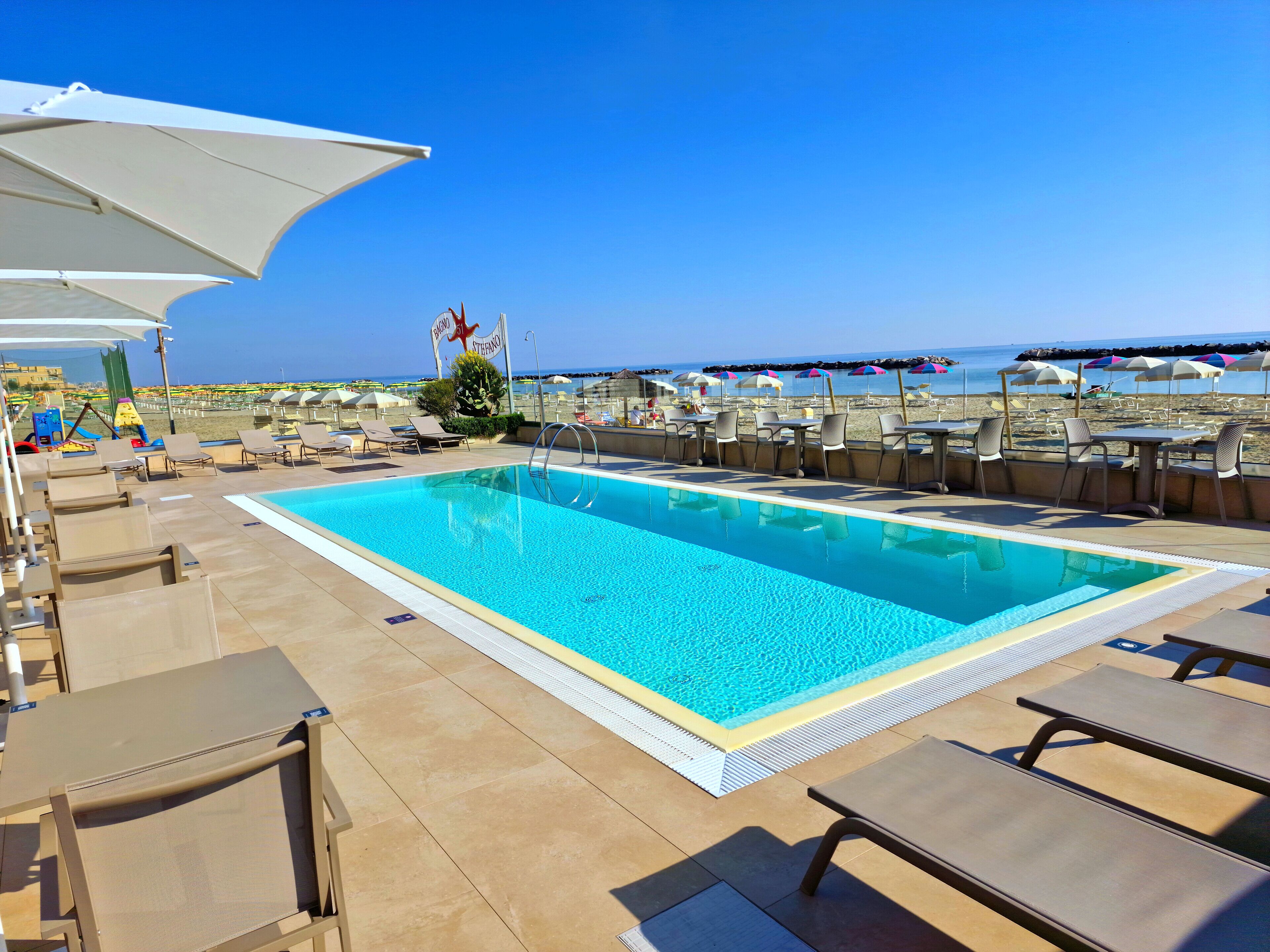 Außenpool (je nach Saison geöffnet), beheizter Pool