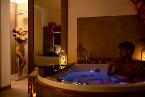 Suite, Balcony, Sea View and Jacuzzi | Private spa tub - You & Me Beach Hotel (Rimini)