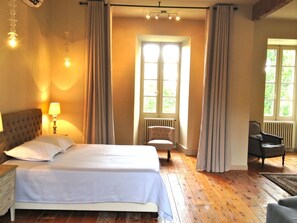 Suite (Ladausse) | 1 bilik tidur, peralatan tempat tidur premium, seterika/papan seterika