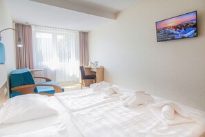 Family Room | In-room safe, desk, cribs/infant beds, free WiFi
