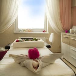Detox wraps, reflexology, massage/treatment rooms