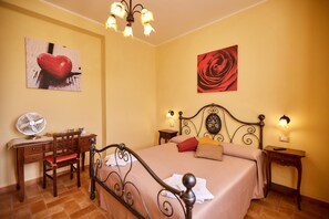 Ropa de cama de alta calidad, escritorio, sistema de insonorización