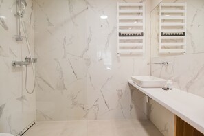 Apartment | Bathroom | Shower, towels - Imperiall Resort & MediSpa - Cottage (Ustronie Morskie)