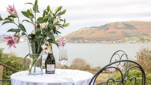 Unclassified image, 2 of 22, button - Carlingford Sea Cottage (Carlingford)
