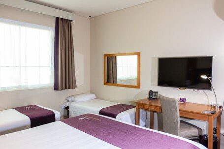 Premier Inn Abu Dhabi Airport (Business Park) - Image 15