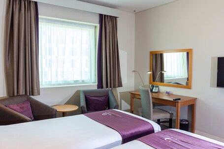 Premier Inn Abu Dhabi Airport (Business Park) - Image 27