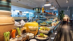 Daily full breakfast for a fee - Premier Inn Abu Dhabi Airport Hotel (Abu Dhabi)