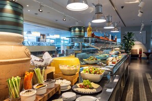 Daily full breakfast (AED 58 per person)