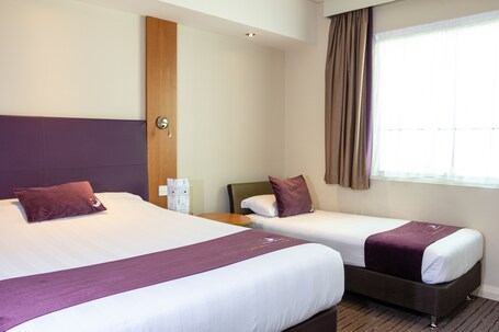 Premier Inn Abu Dhabi Airport (Business Park) - Image 32