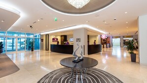 Lobby - Premier Inn Abu Dhabi Airport Hotel (Abu Dhabi)