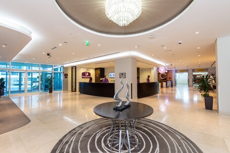 Premier Inn Abu Dhabi Airport (Business Park) - Image 6