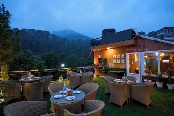 Restaurant - Treebo Roshan House With Valley View (Dharamshala)