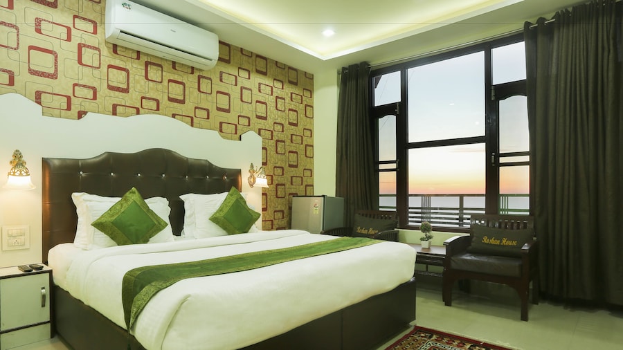 Treebo Roshan House With Valley View