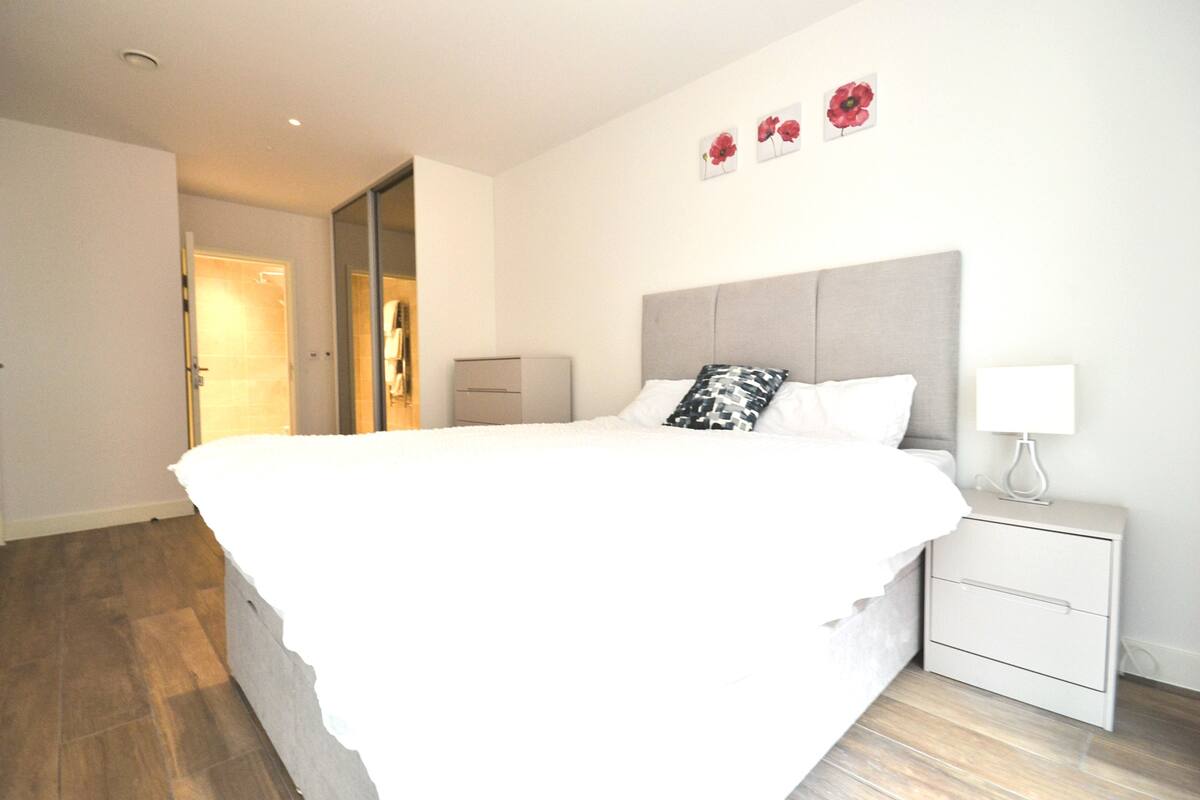 Superior Apartment, 2 Bedrooms (213) | 2 bedrooms, premium bedding, blackout drapes, iron/ironing board