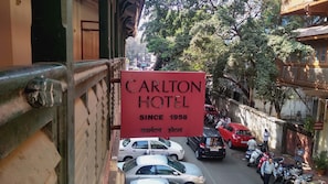 Exterior detail - Carlton Hotel (Mumbai)