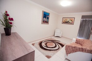 1 slaapkamer, een minibar, een bureau, geluiddichte muren
