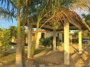 المنشأة من الخارج