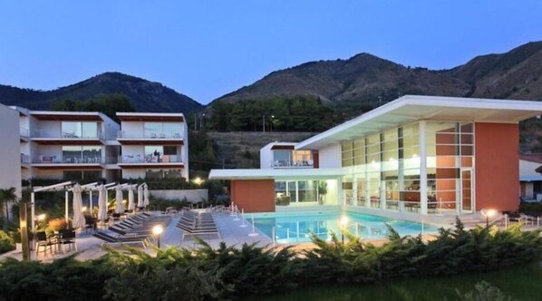 Seasonal outdoor pool - Sporting Club Resort (Praia a Mare)