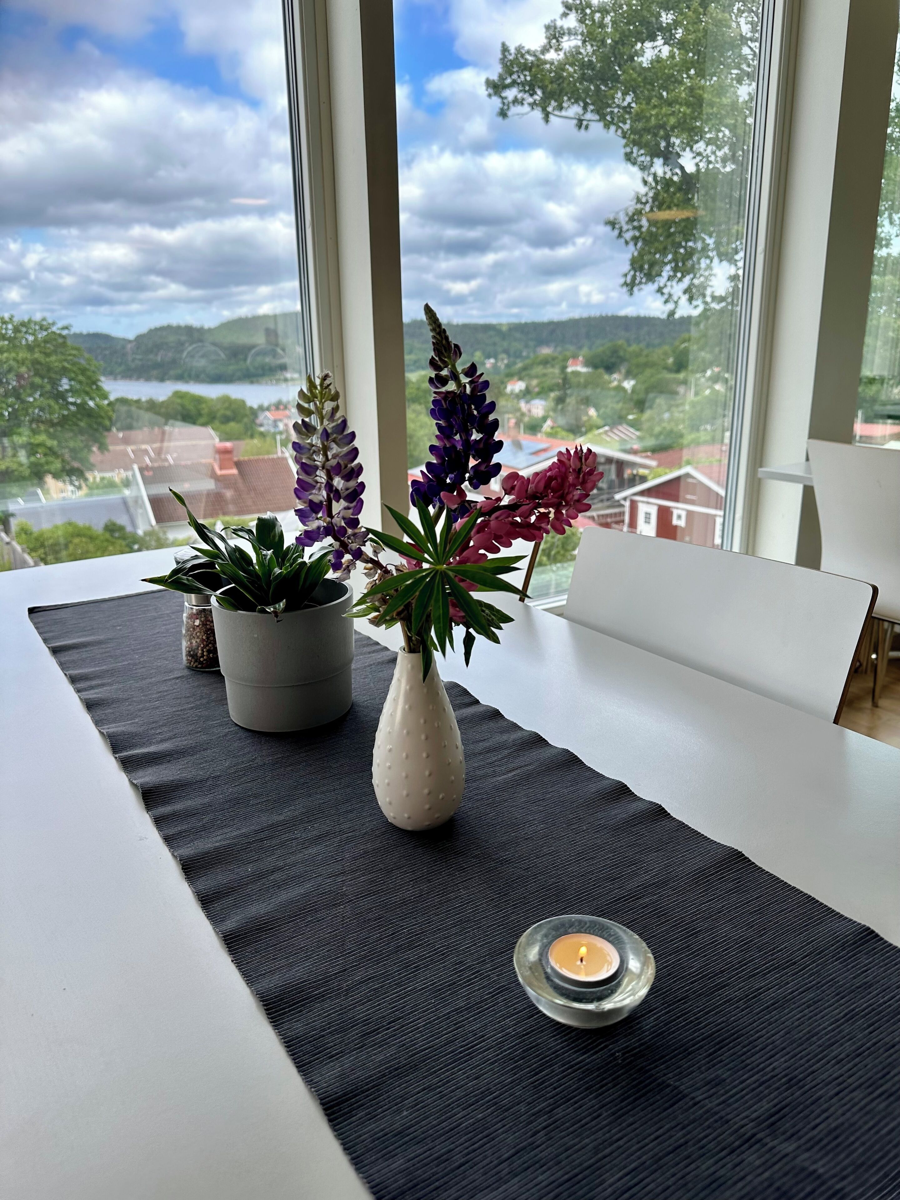 朝食、ランチに営業 (郷土料理と各国料理)