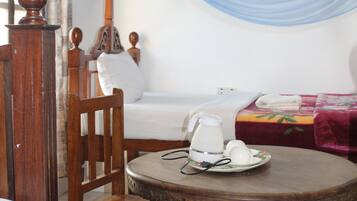 Habitación triple estándar | Escritorio, cortinas blackout, insonorización y wifi gratis