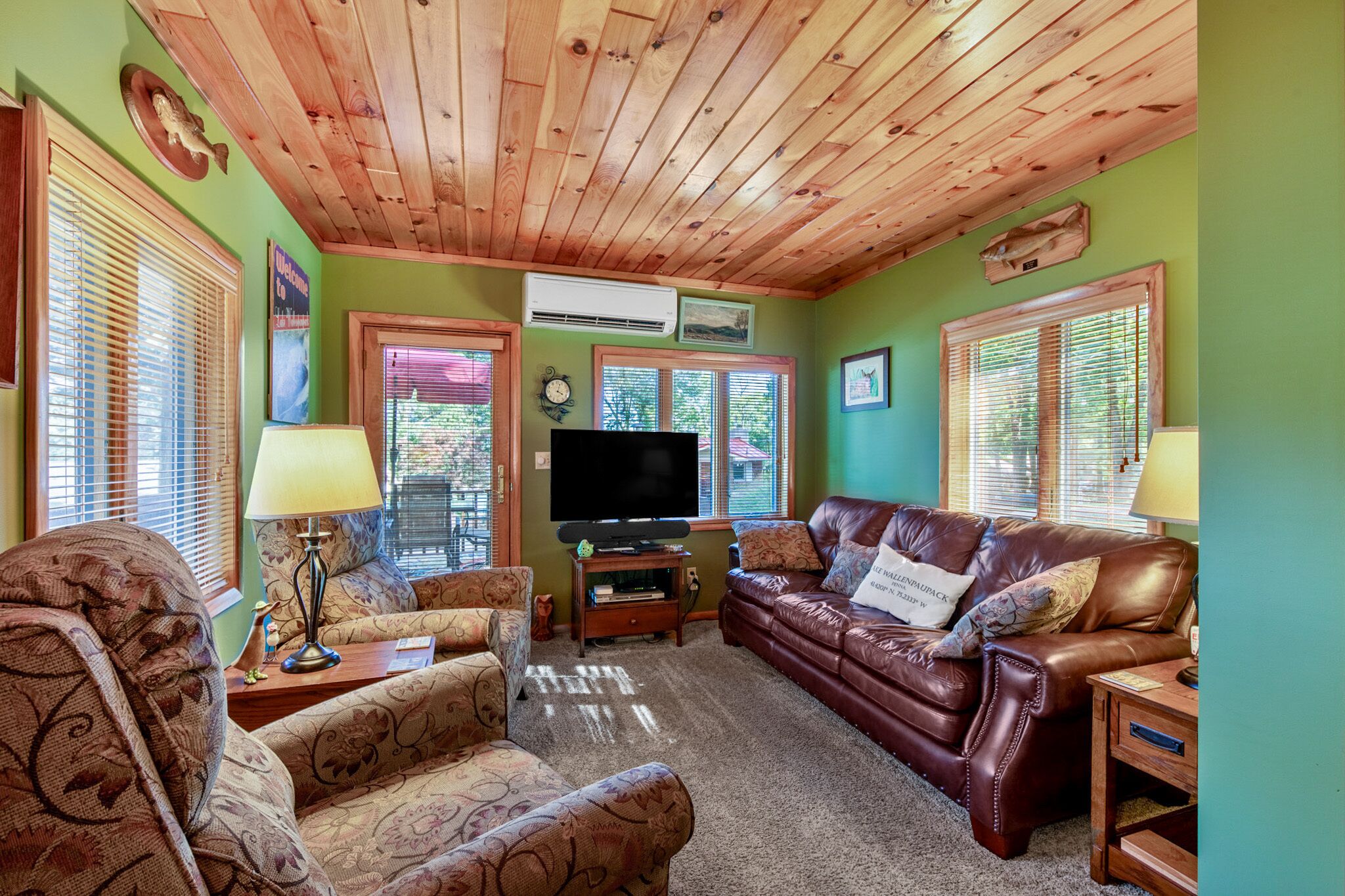 The Perfect Lakeview Retreat