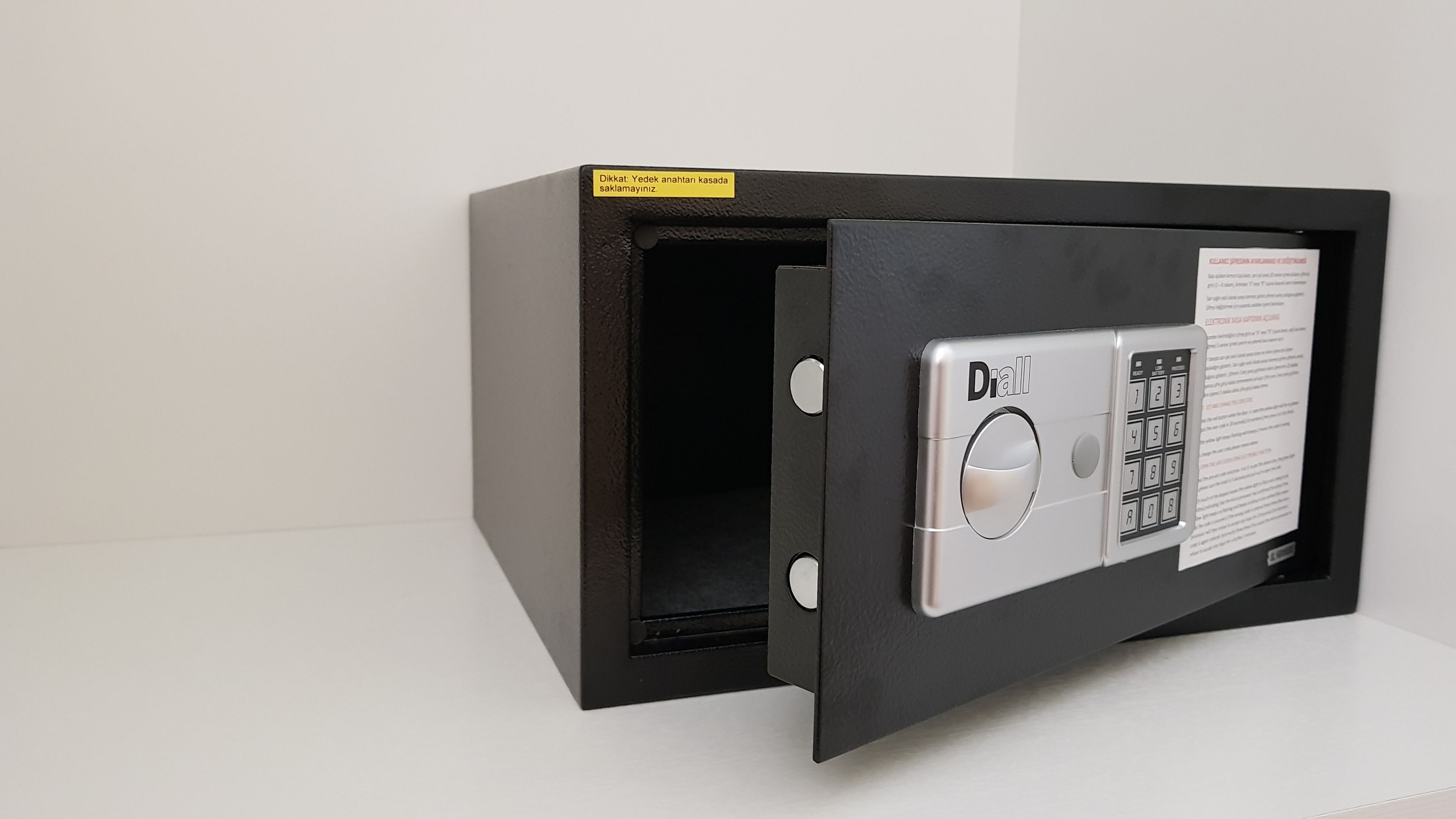 standard room | safe