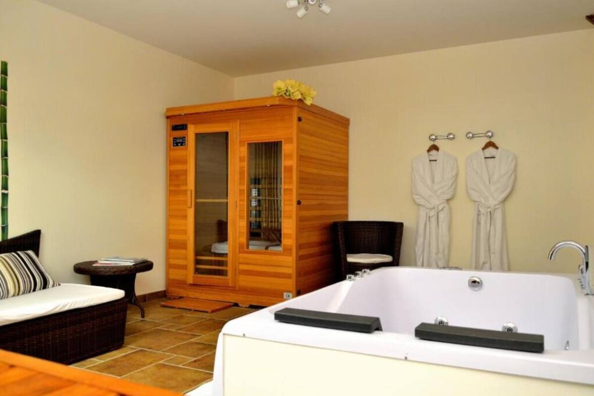 Individually decorated, individually furnished, soundproofing
