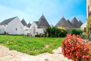 Studio – classic, hageutsikt (Giara) | 2 soverom, skrivebord, lydisolert og strykejern/-brett