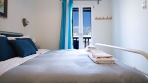 Townhouse – panorama, 2 soverom, terrasse, havneutsikt | 2 soverom, sengetøy av topp kvalitet og strykejern/-brett